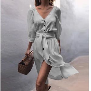 Buttoned V-neck dress with belt (midi)